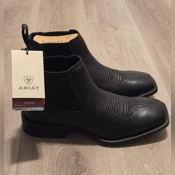 Ariat Men's Booker Ultra Chelsea Boots - Square Toe. - Picture 2 of 6